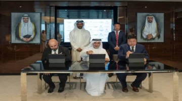 سلطان بن أحمد يشهد توقيع مذكرة تفاهم لتشغيل مراكز بيانات جديدة بالشارقة